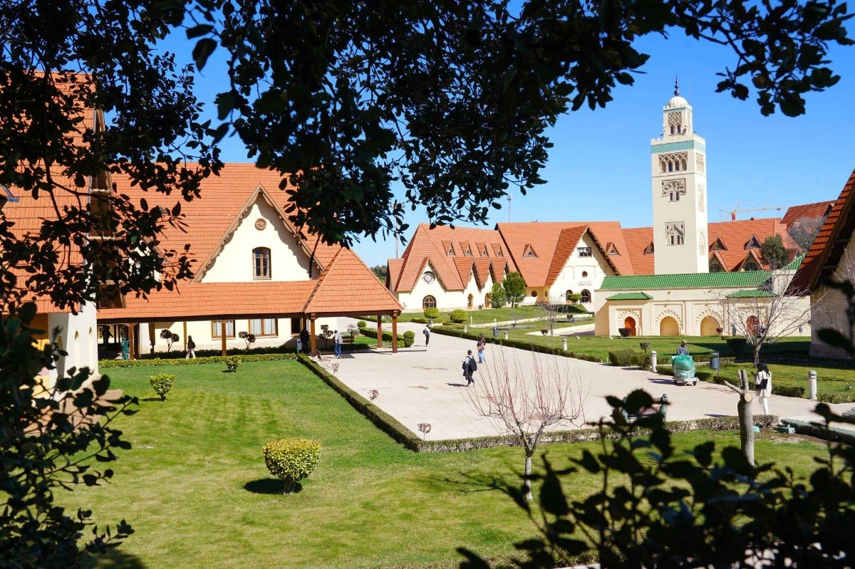 Stage de natation a Ifrane - Hébergement campus unversitaire3.jpeg