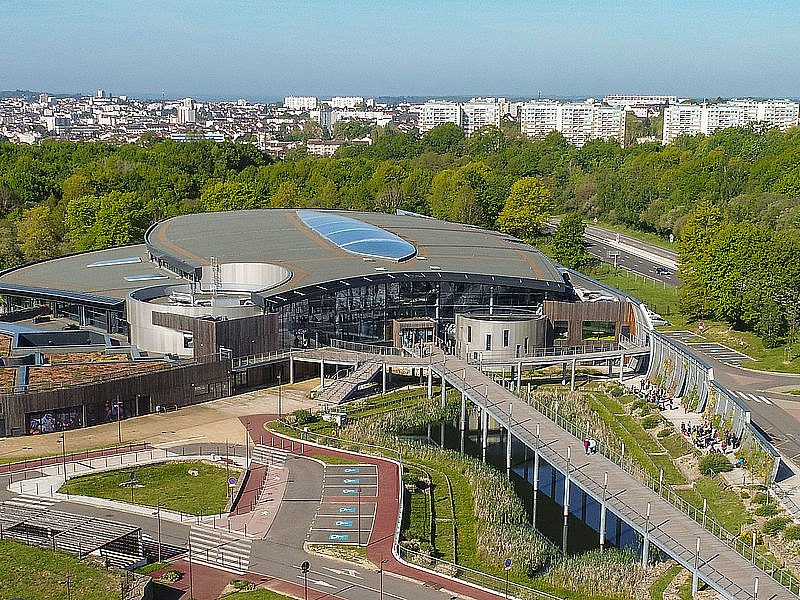 Stage de natation à Limoge Piscine 50m couverte vue aérienne