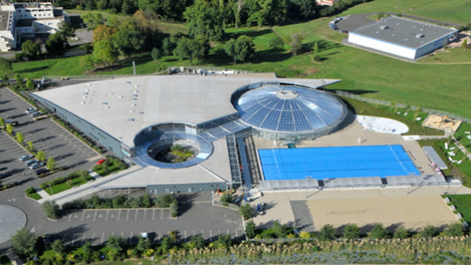 stage de natation à Vichy piscine vue aérienne
