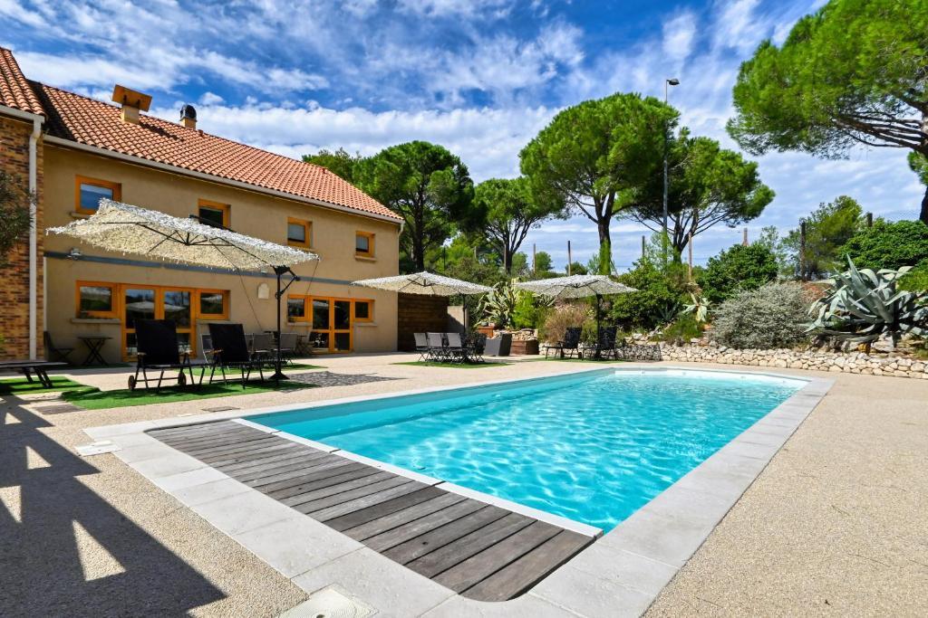 Stage de natation à Martigues hotel vue extérieure