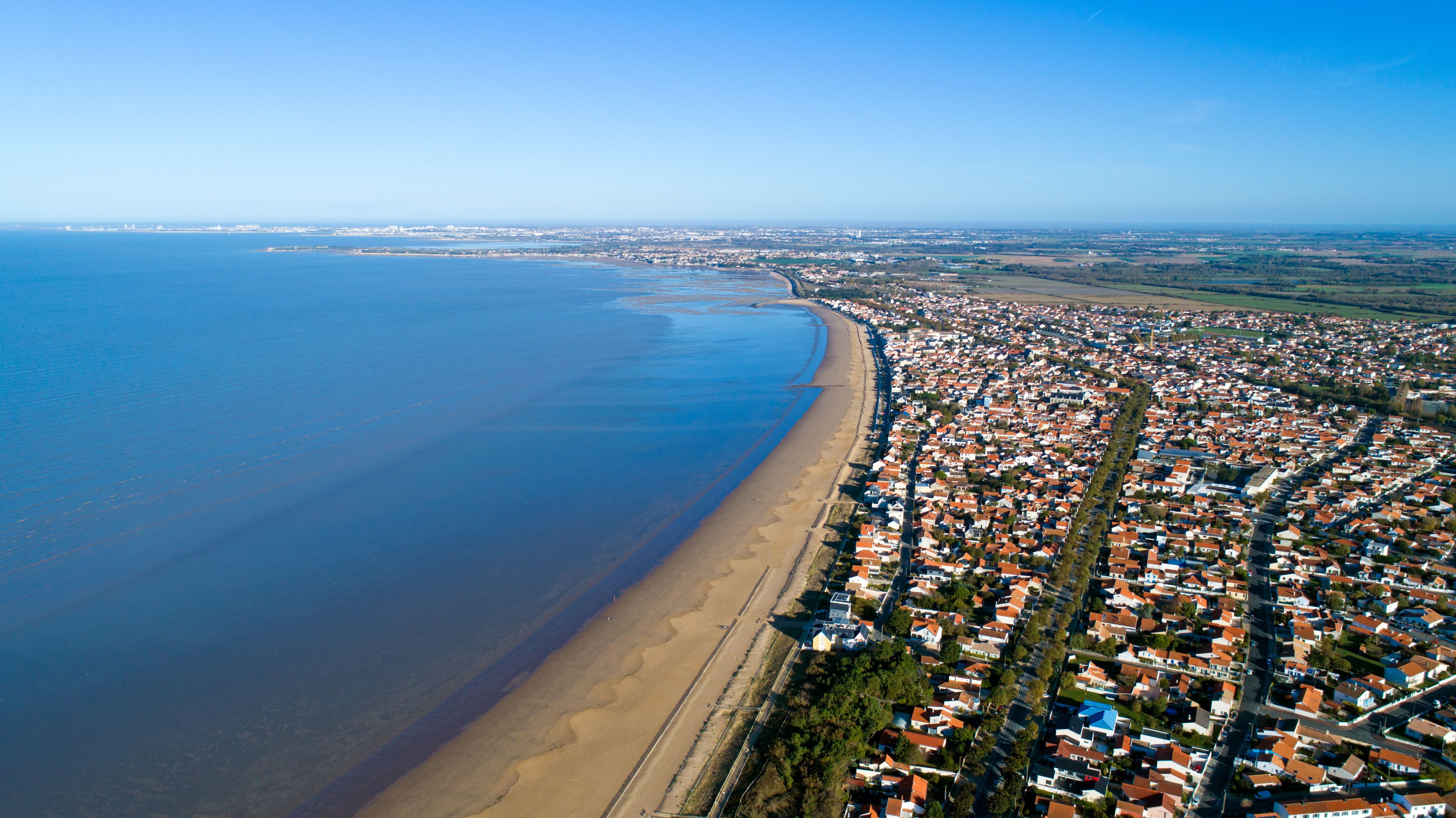 Stage de natation à Chatelaillon Plage vue aérienne