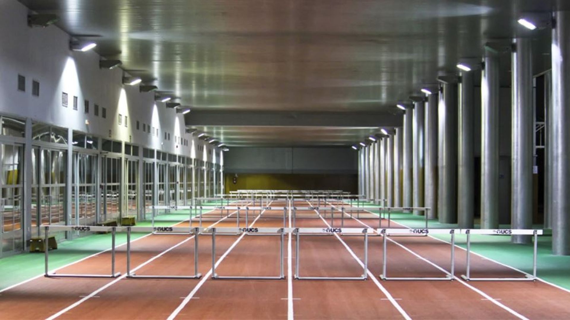 130m - 6 lignes droite haies_1.JPG