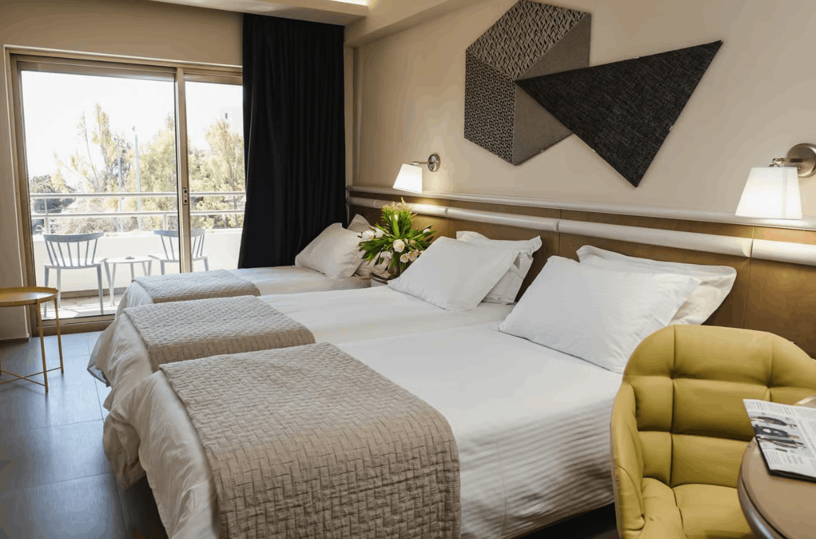 Hotel-Room-4.png