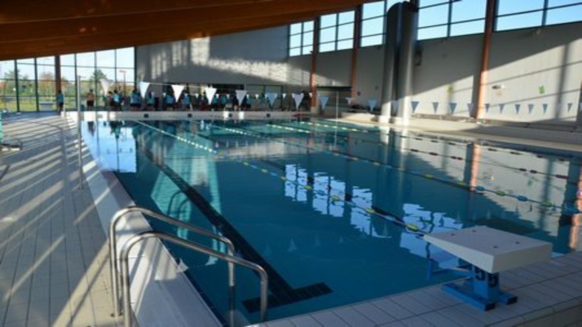 Stage de natation à Aubigny sur Nère piscine 25m