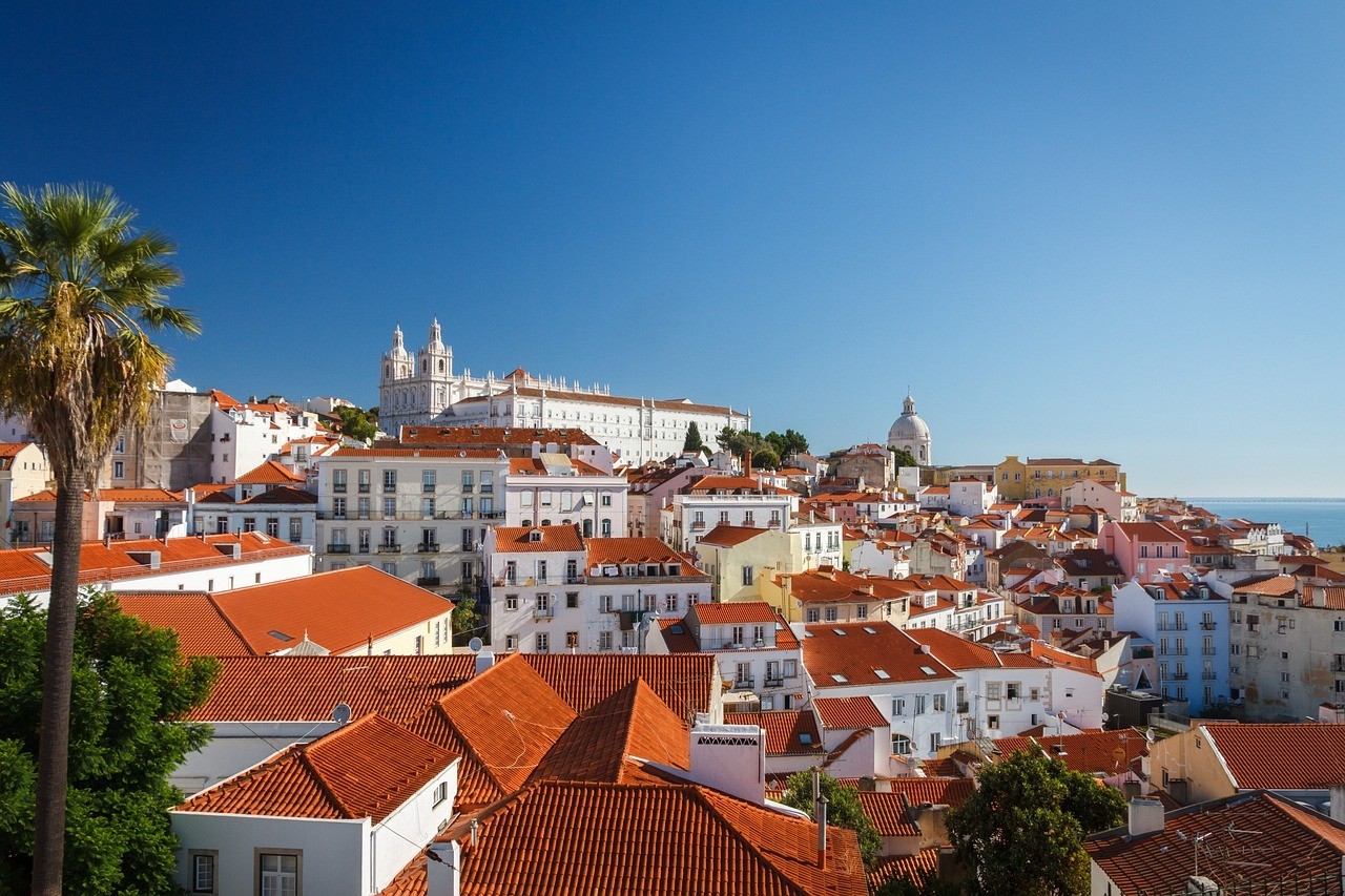Discover the medieval and the trendy neighborhoods in Lisbon's historical center