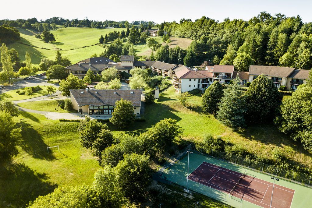 Stage de natation à Maurs vue aérienne