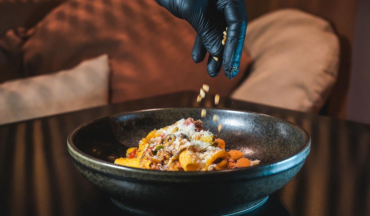 À la carte dinner at Svalbar Pub restaurant