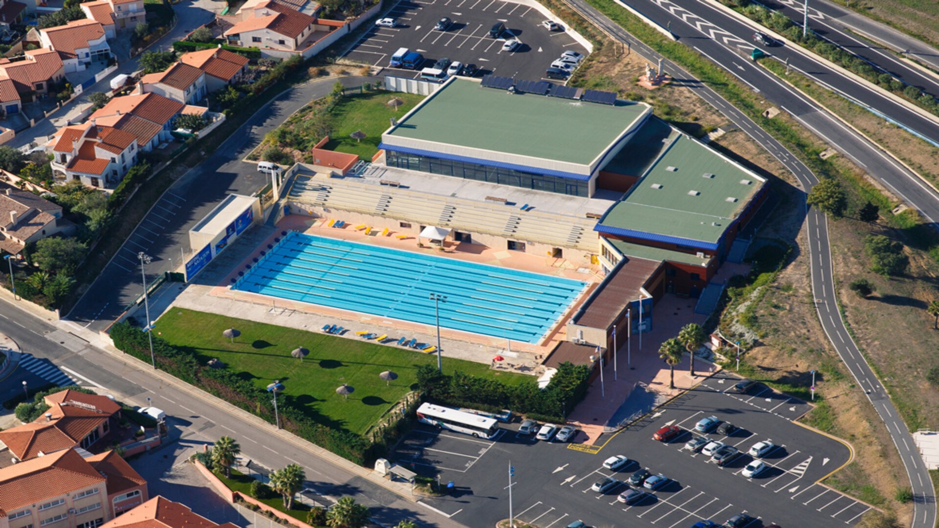 Stage de natation canet en roussillon piscine vue aérienne