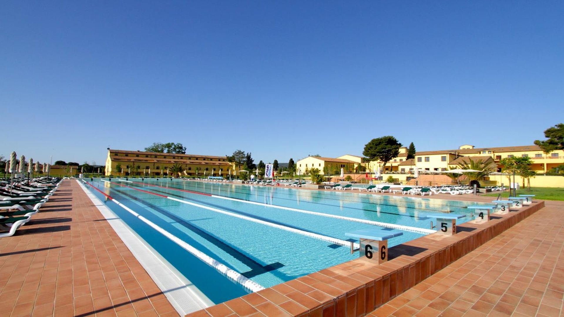 Stage de à natation à Piombino en Italie - Piscine olympique 50m découverte