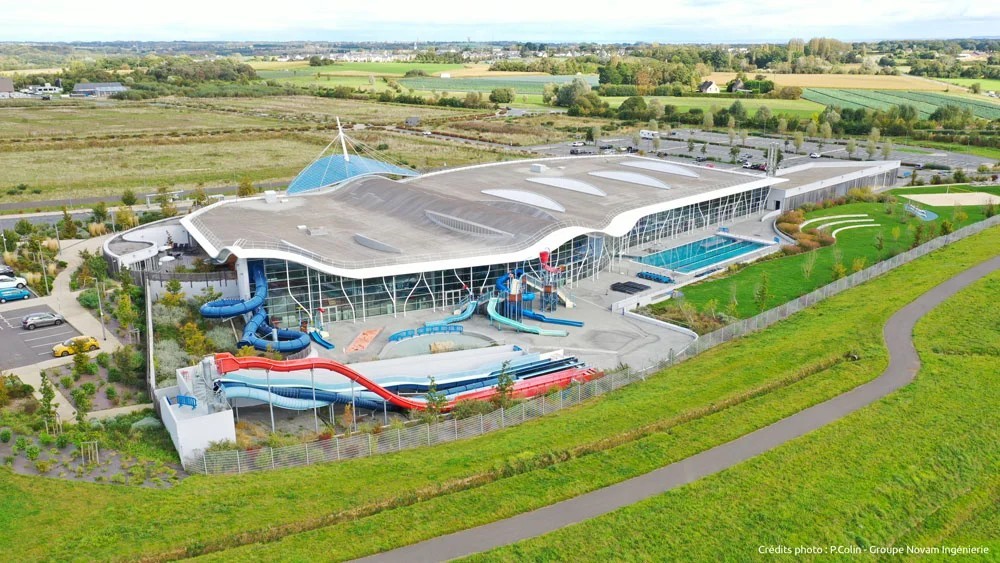 Stage de natation à Saint Malo piscine vue aérienne