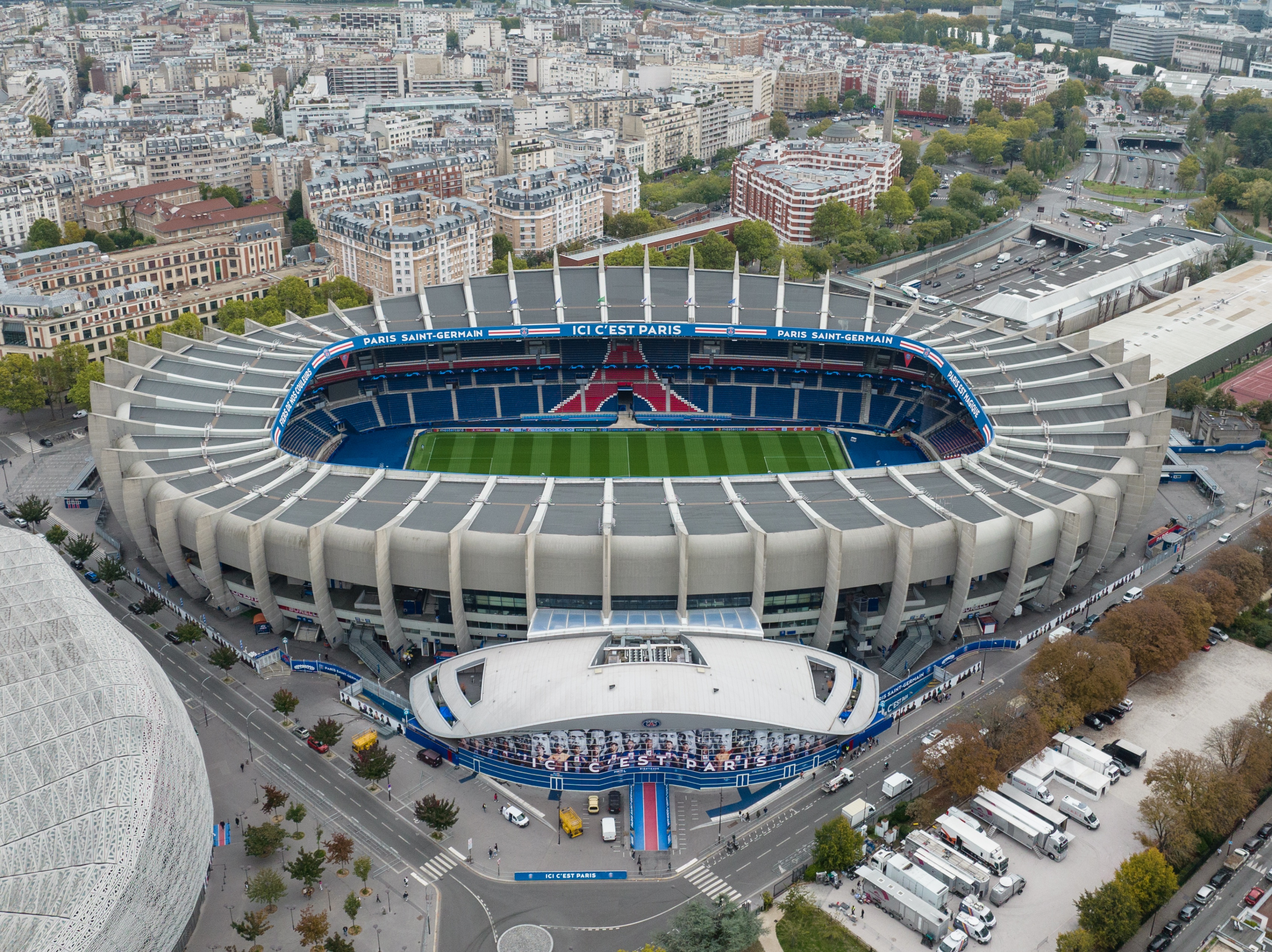 football tours paris sportngo_2.jpg